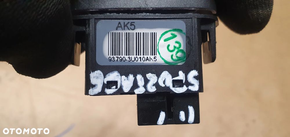 Przełącznik włącznik świateł awaryjnych Kia Sportage III 93790-3U010 - 5