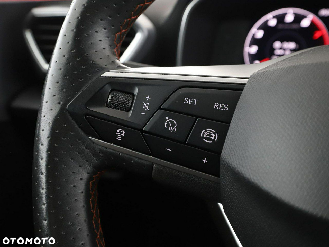 Seat Leon 1.5 eTSI ACT OPF DSG FR - 35