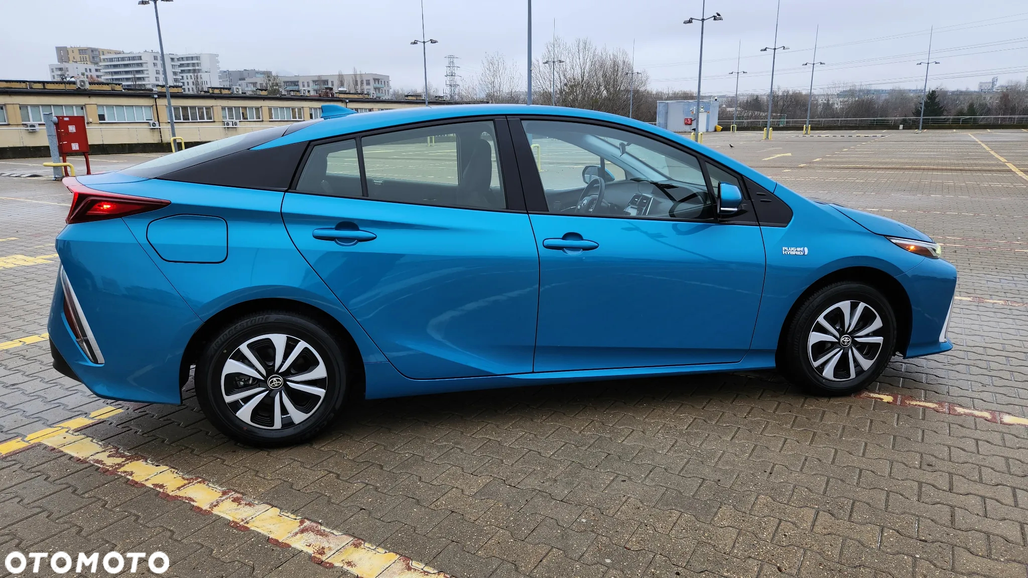 Toyota Prius Plug-in Hybrid - 10
