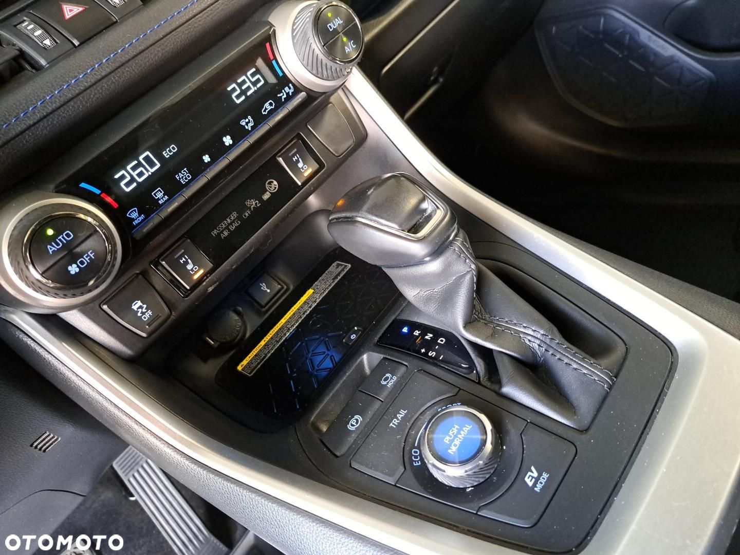 Toyota RAV4 - 26