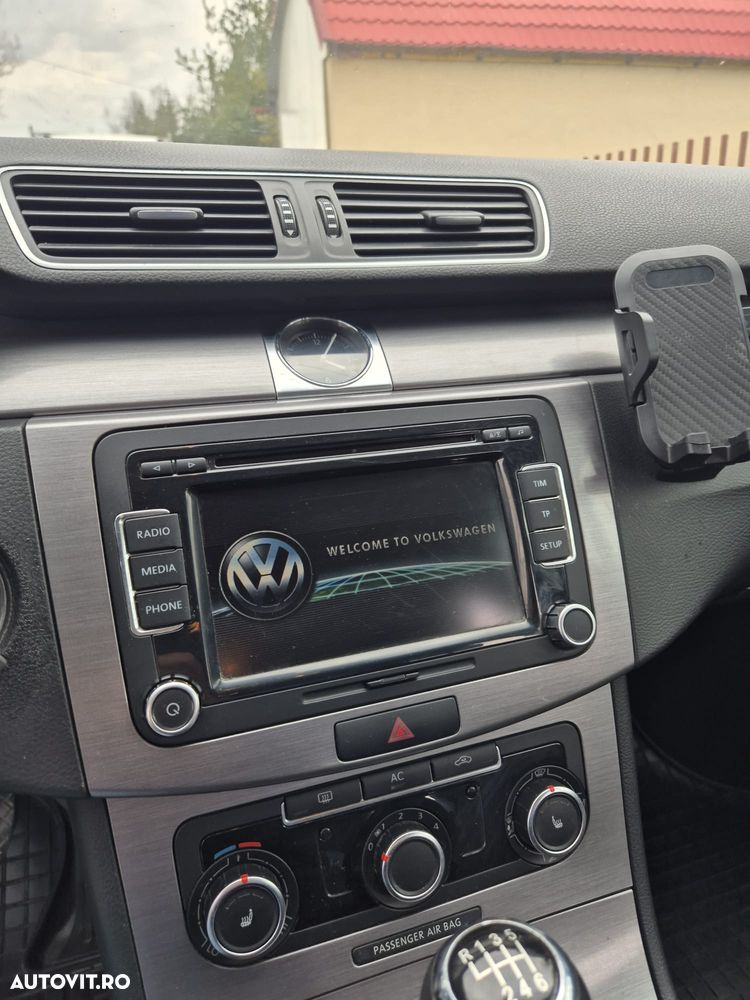 Volkswagen Passat 2.0 TDI Blue TDI Comfortline - 9