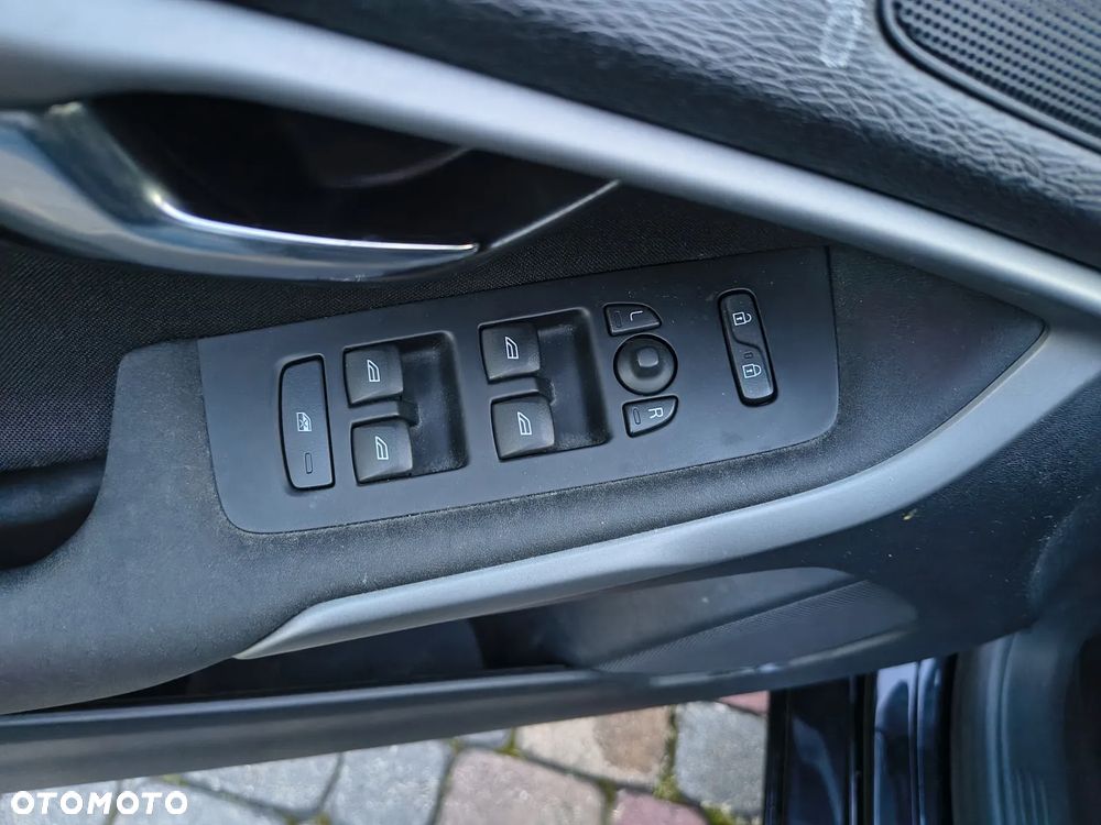 Volvo V40 T2 - 12