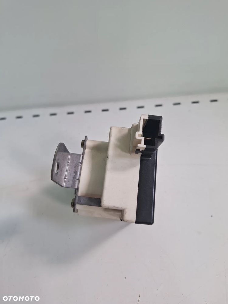 wzmacniacz anteny HONDA PRELUDE V 39166-S30-G010   (49/12) - 3