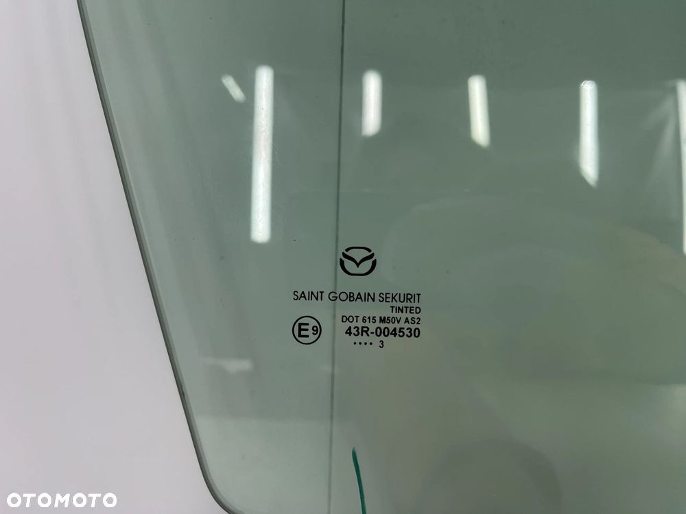 Szyba boczna Mazda CX-30 CX30 19r.- prawa przednia szyba z drzwi - 4