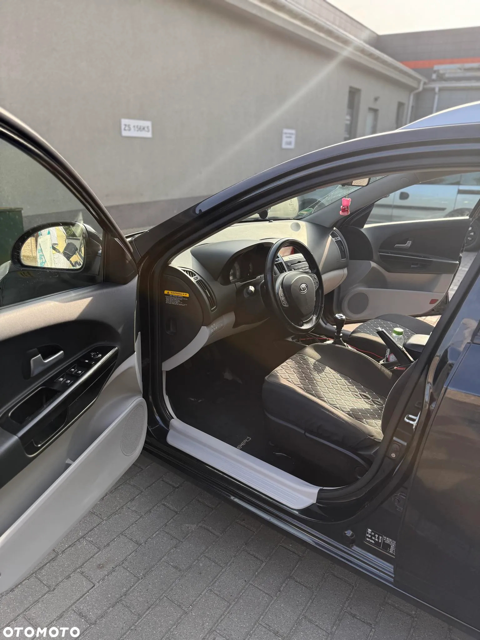 Kia Ceed - 8