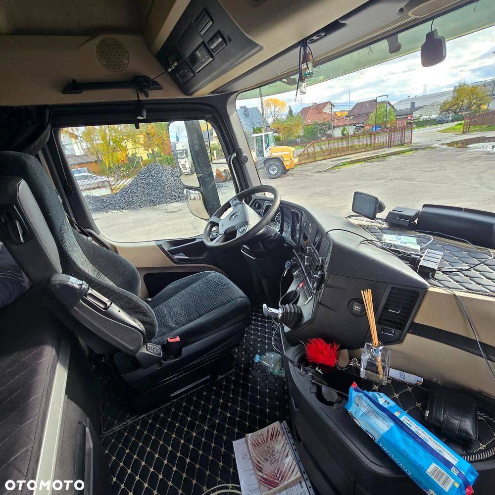 Mercedes-Benz Actros - 12