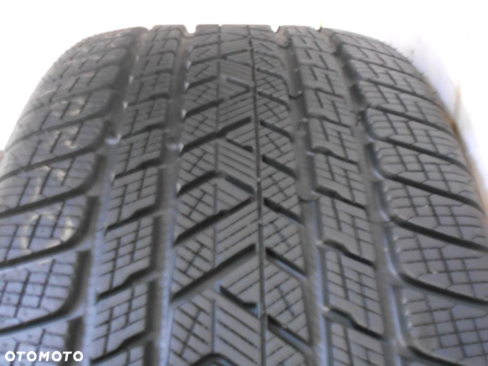OPONA POJEDYNKA 285/40R20 PIRELLI SCORPION WINTER DOT 3522 7.5MM - 2