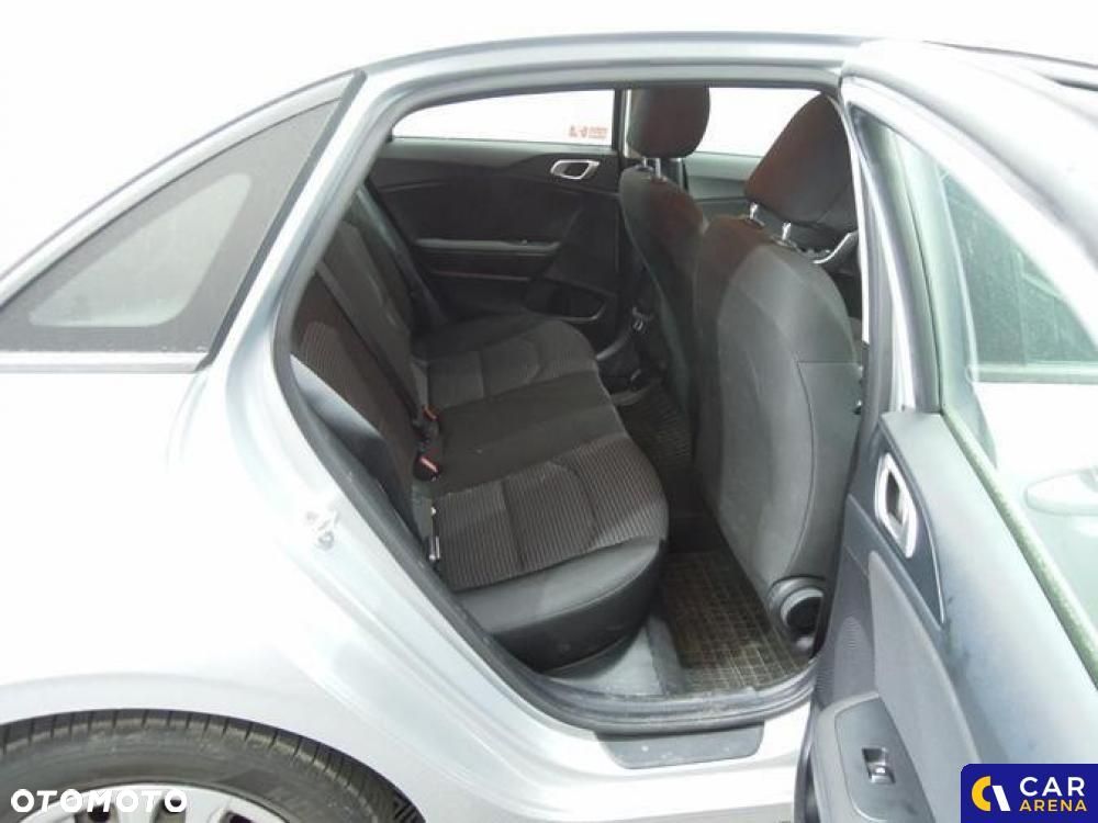 Kia Ceed - 24