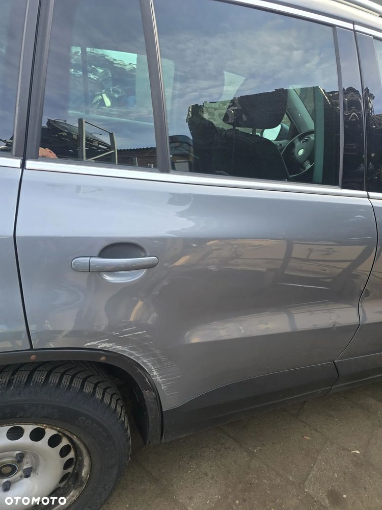 Drzwi  prawy  tył  vw  tiguan  07-16  w  kolorze  LR7N - 1