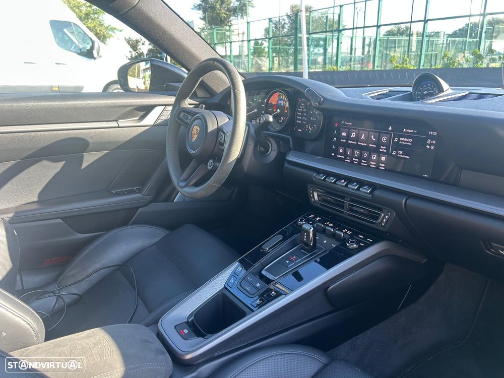 Porsche 911 (992) Carrera 4S PDK - 17