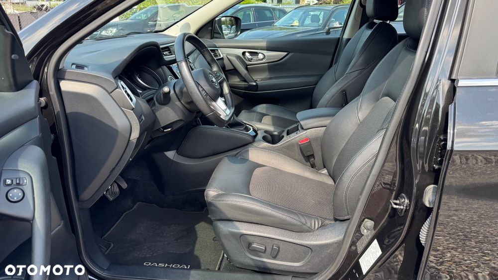 Nissan Qashqai 1.3 DIG-T DCT TEKNA - 24