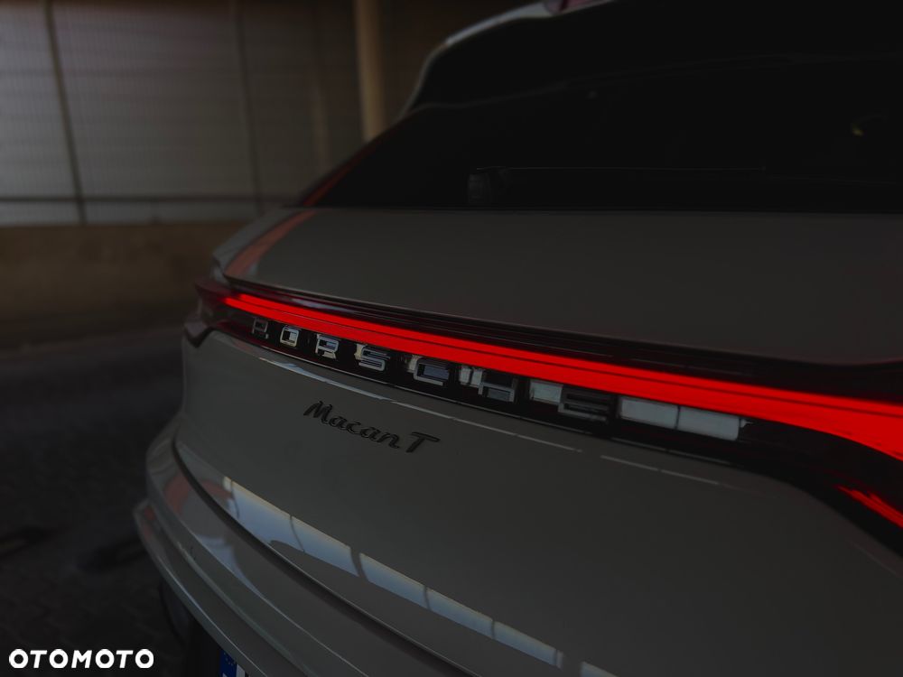 Porsche Macan T - 2