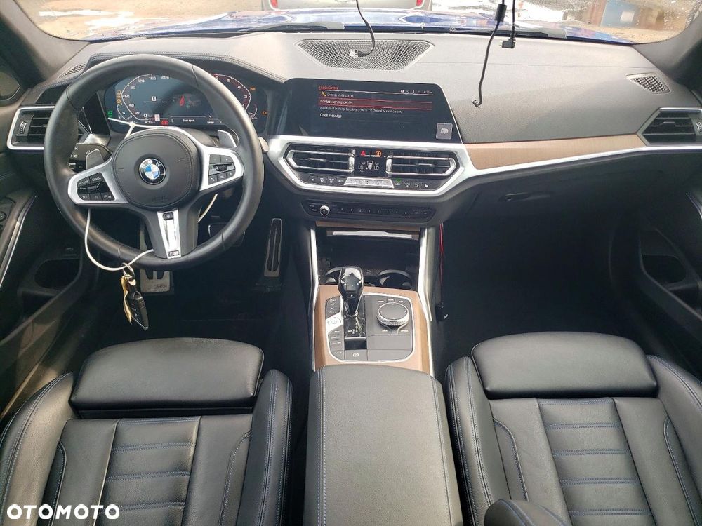 BMW Seria 3 330i xDrive M Sport - 9