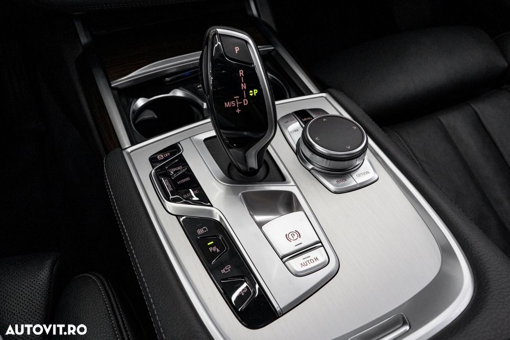 BMW Seria 7 745Le xDrive AT PHEV - 36
