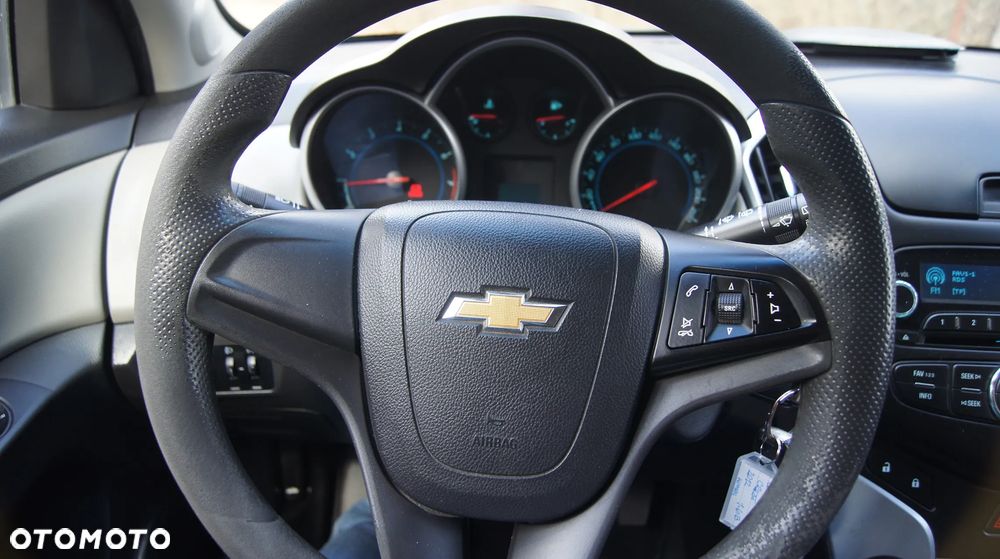 Chevrolet Cruze 1.6 LT - 21