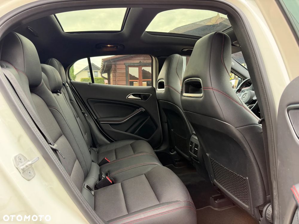 Mercedes-Benz GLA 250 4Matic 7G-DCT AMG Line - 20