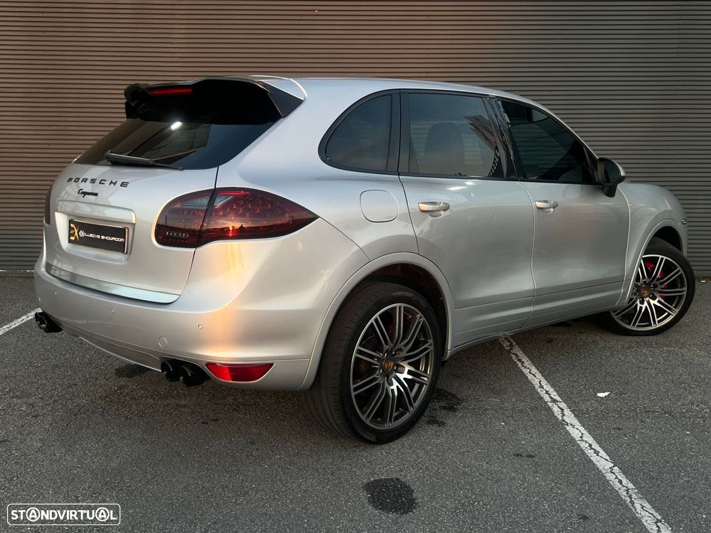 Porsche Cayenne - 7
