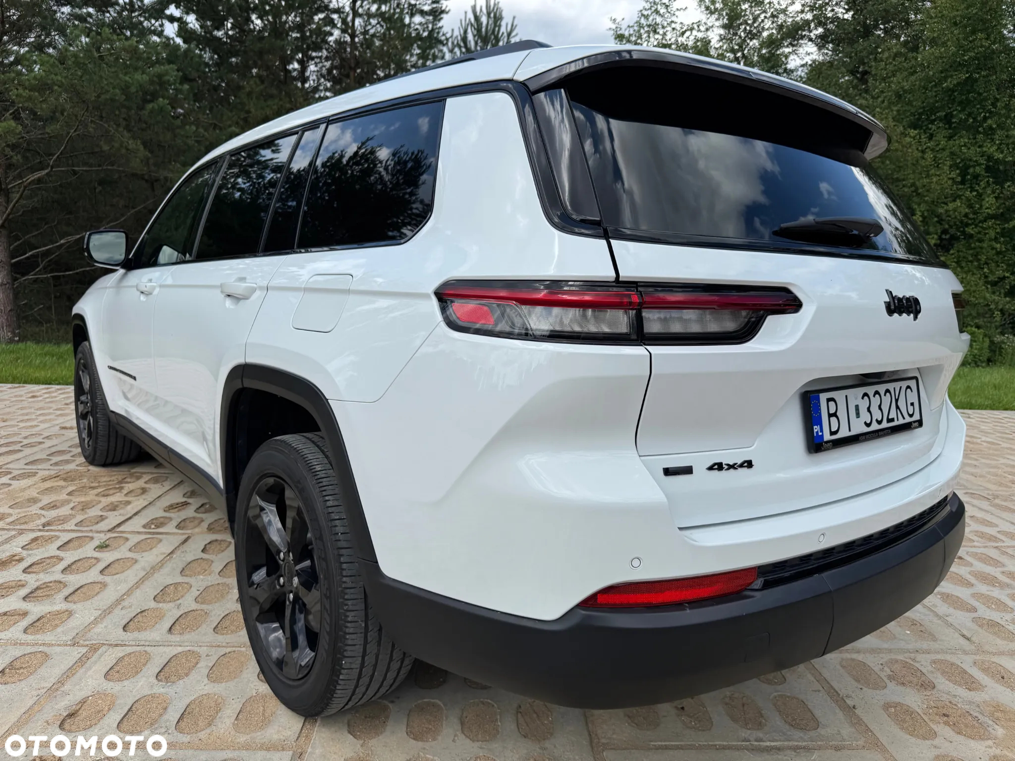 Jeep Grand Cherokee - 11
