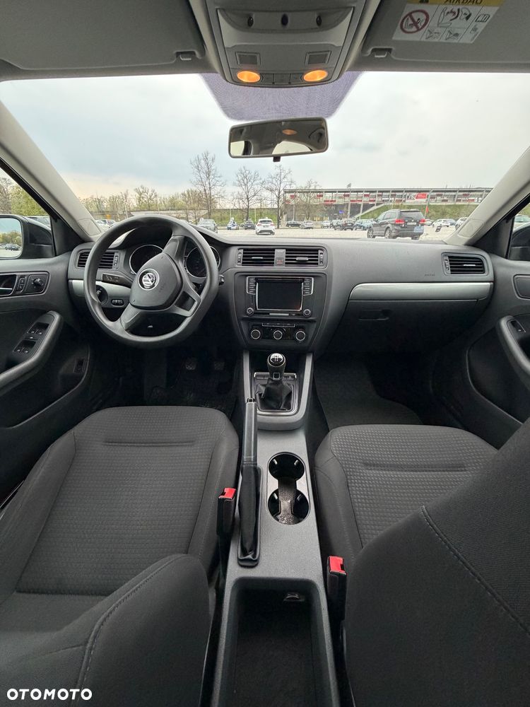 Volkswagen Jetta 2.0 TDI DPF BMT Trendline - 6