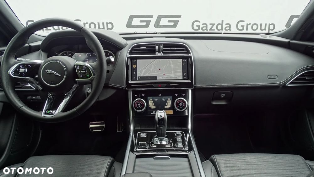 Jaguar XE D200 AWD R-Dynamic Black - 10