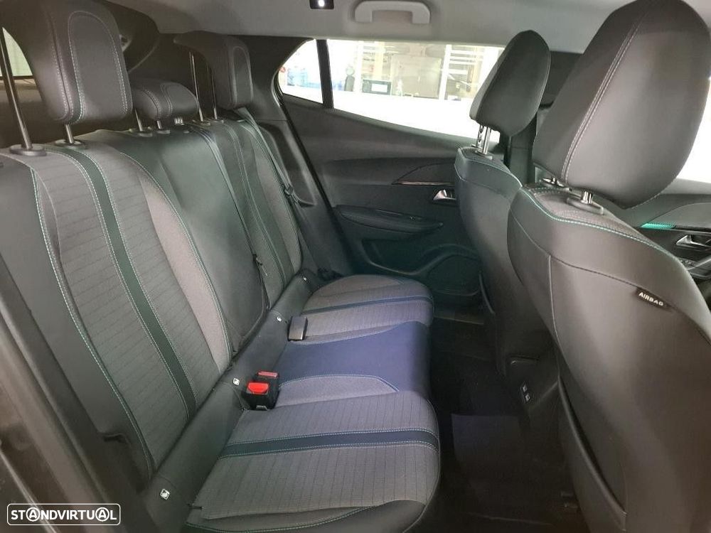Peugeot 2008 1.2 PureTech Allure Pack EAT8 - 11