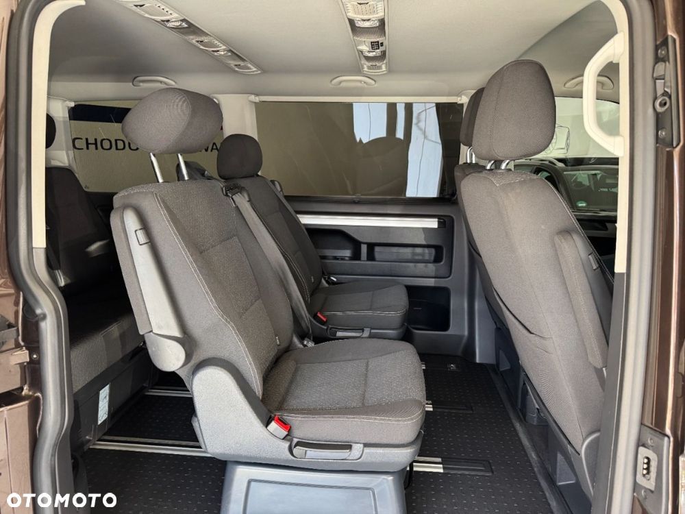 Volkswagen Multivan - 24