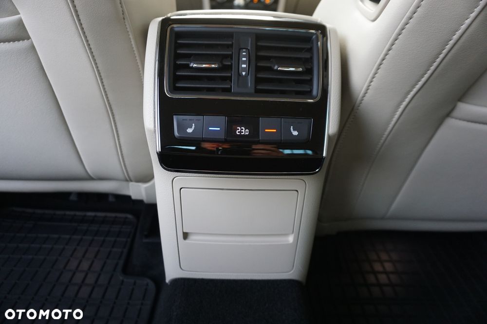Skoda Superb 2.0 TSI 4x4 L&K DSG - 32