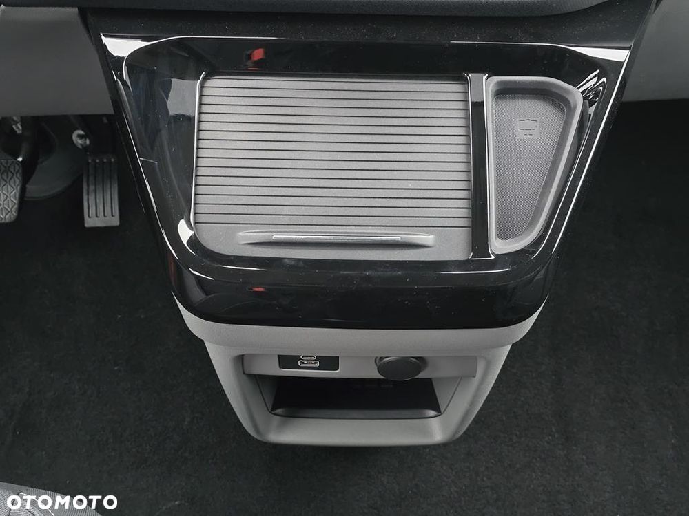 Ford Tourneo Custom 2.0 EcoBlue 320 L2 Titanium - 23