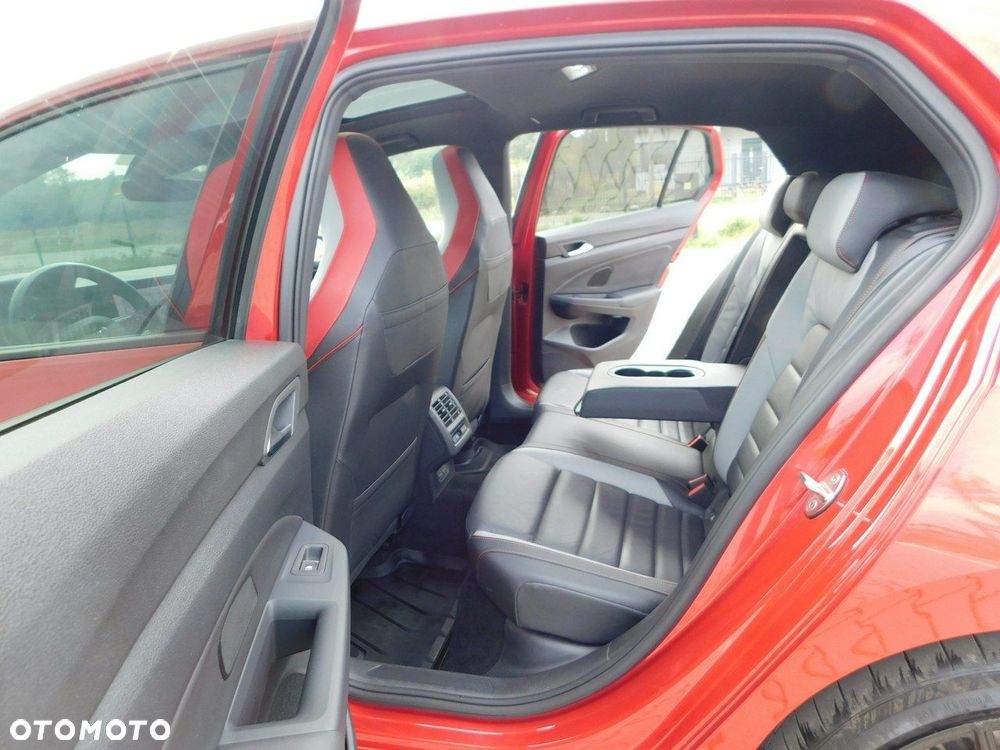 Volkswagen Golf - 12