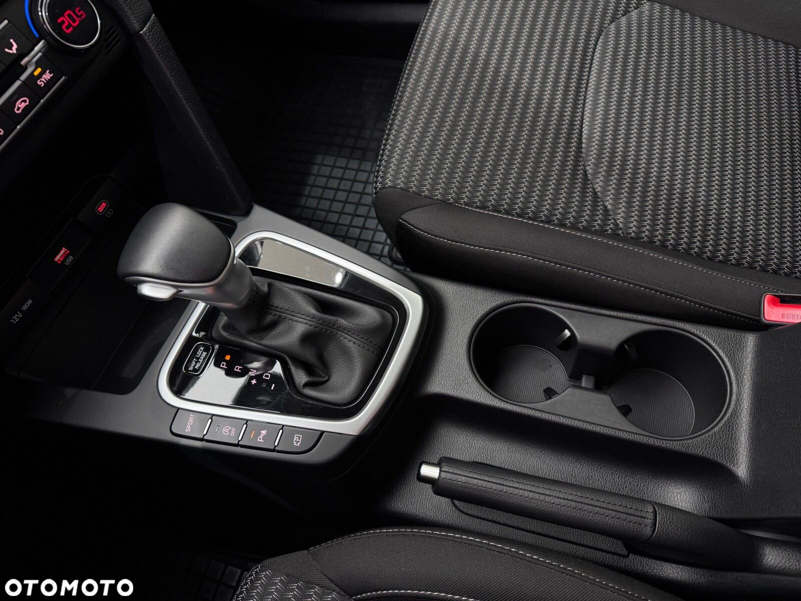 Kia Ceed 1.5 T-GDI M DCT - 32