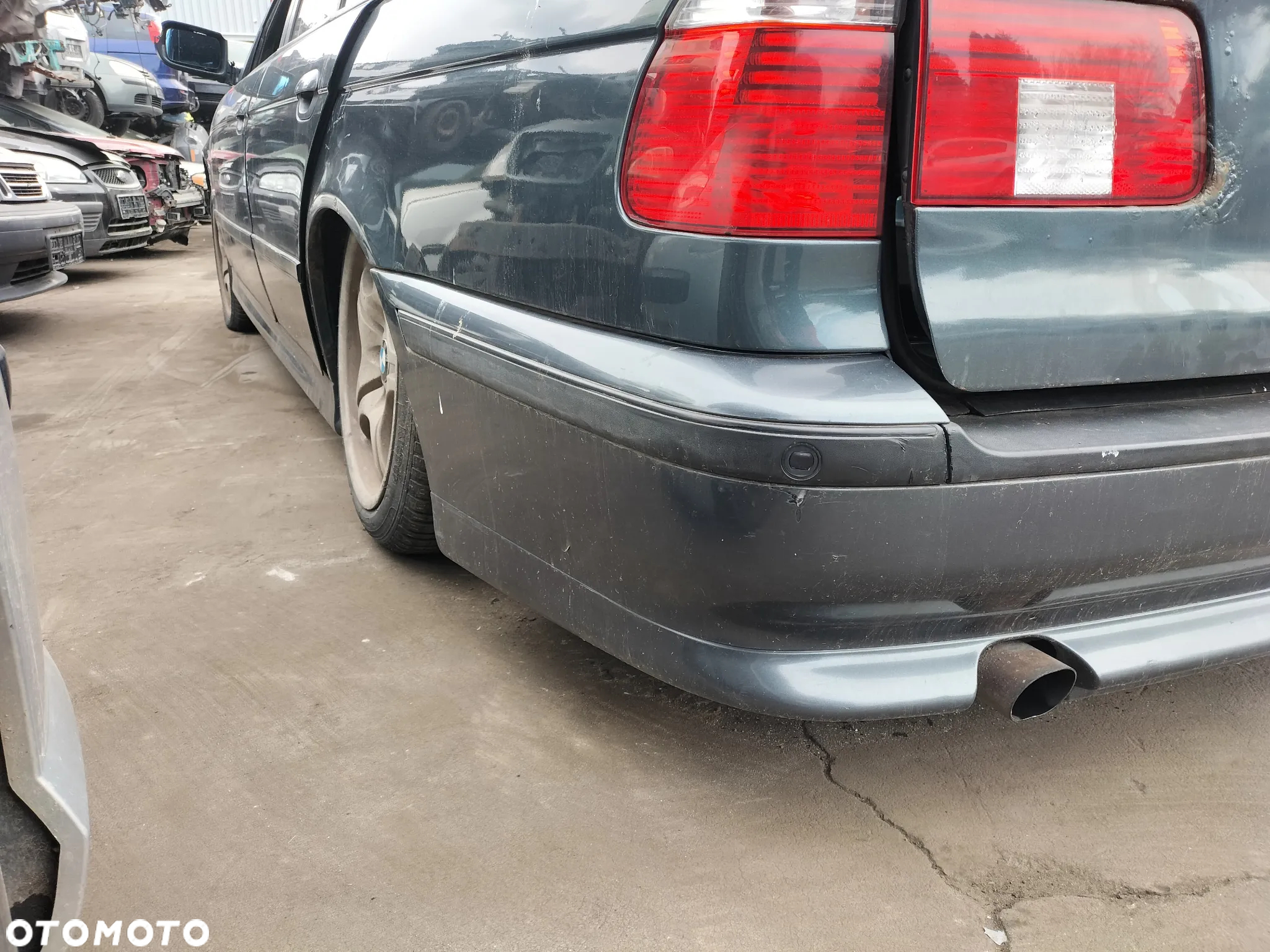 CAŁE AUTO NA CZĘŚCI RADIO LAMPY TYŁ FOTELE BMW E39 LIFT KOMBI KOD LAK. ANTHRAZIT METALIC 397/7 - 22