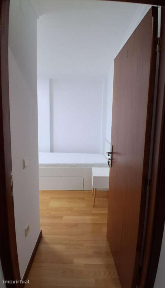 Quarto - localizado em Paranhos Porto - Grande imagem: 2/15
