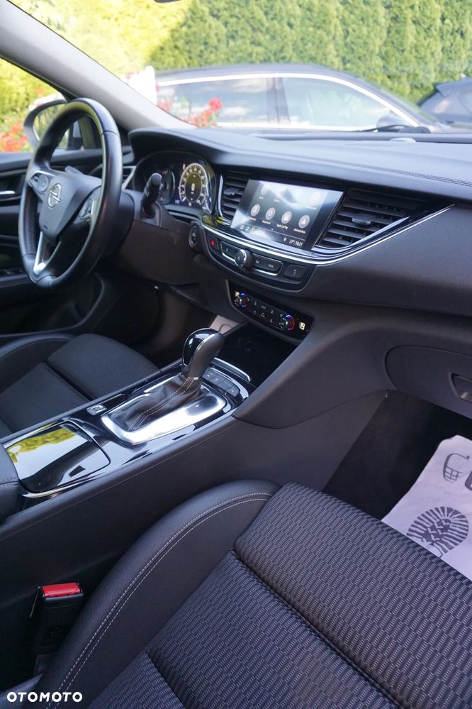 Opel Insignia - 32