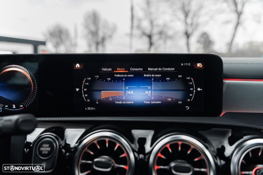 Mercedes-Benz CLA 200 - 40