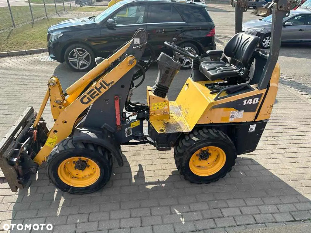 Gehl 140 - 4