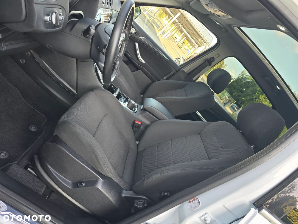 Ford S-Max - 19