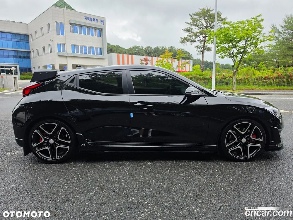 Hyundai Veloster - 7