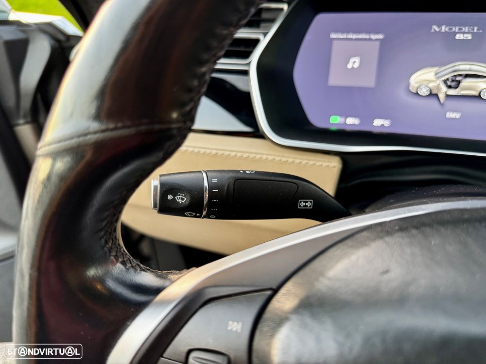 Tesla Model S 85 - 21