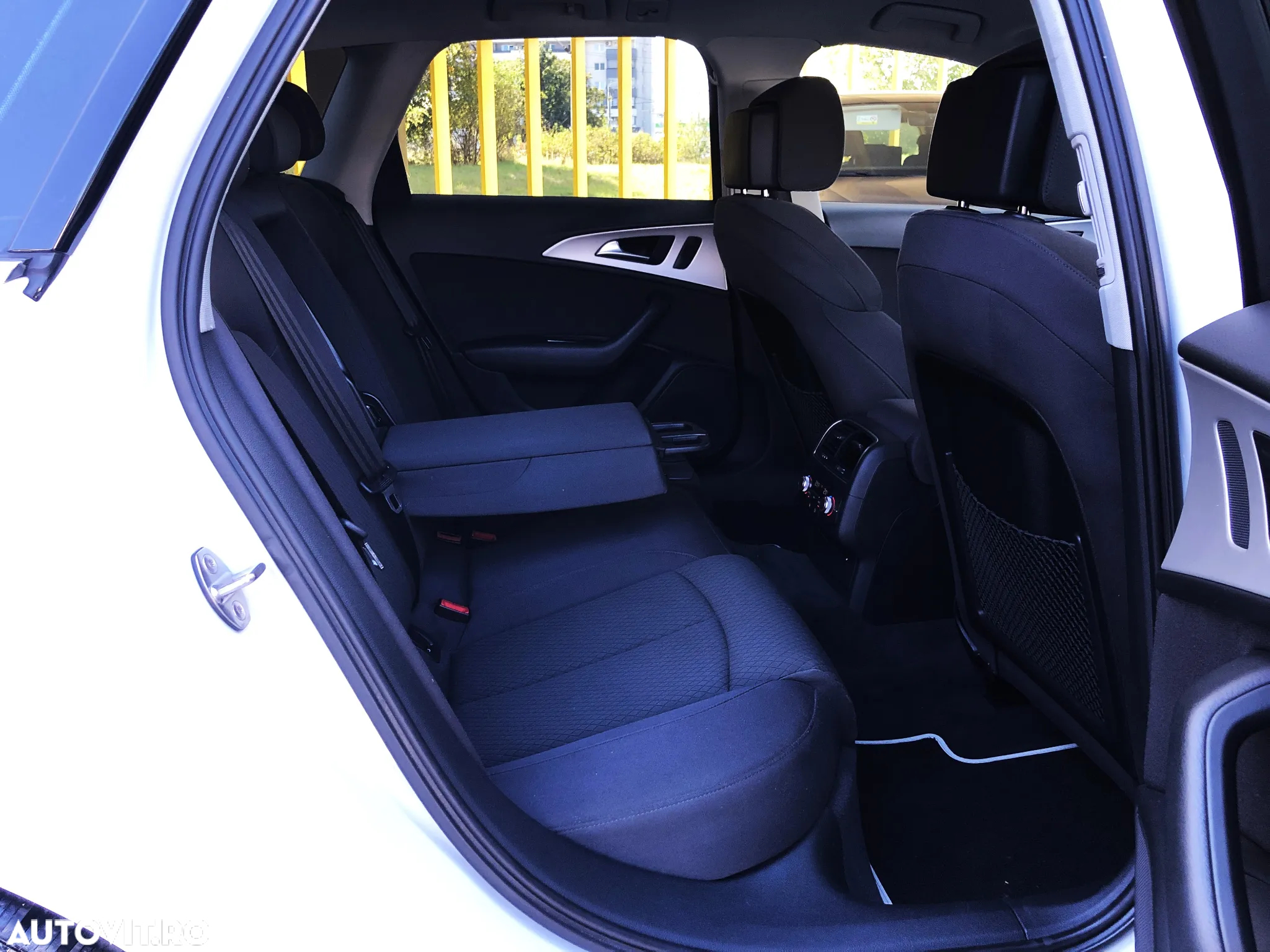 Audi A6 Avant 2.0 TDI Ultra S tronic - 11