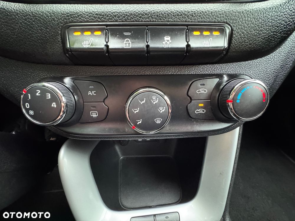 Kia Ceed - 34