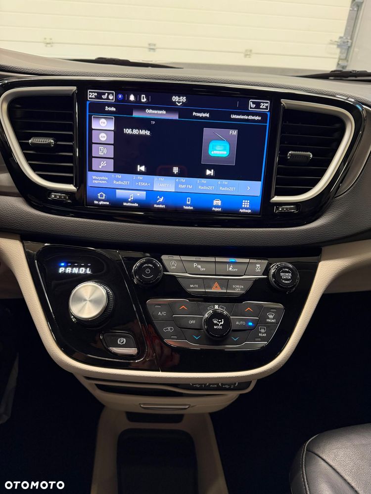 Chrysler Pacifica - 18