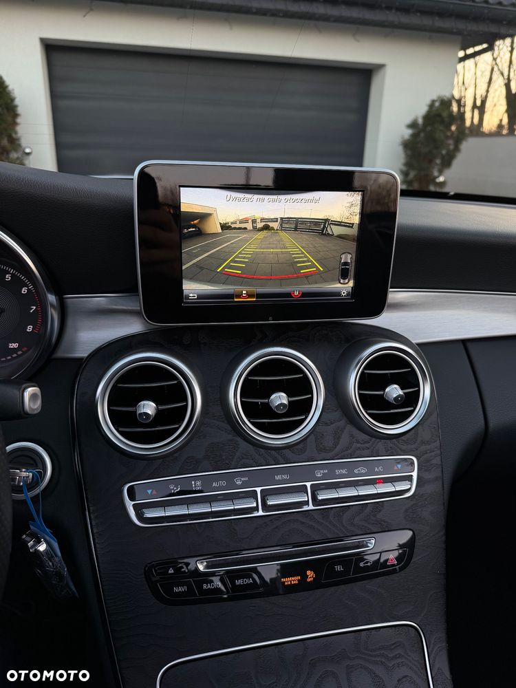 Mercedes-Benz Klasa C 200 9G-TRONIC AMG Line - 24