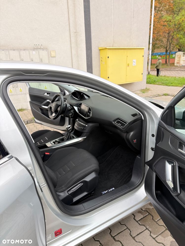 Peugeot 308 1.2 PureTech GPF Active S&S - 12