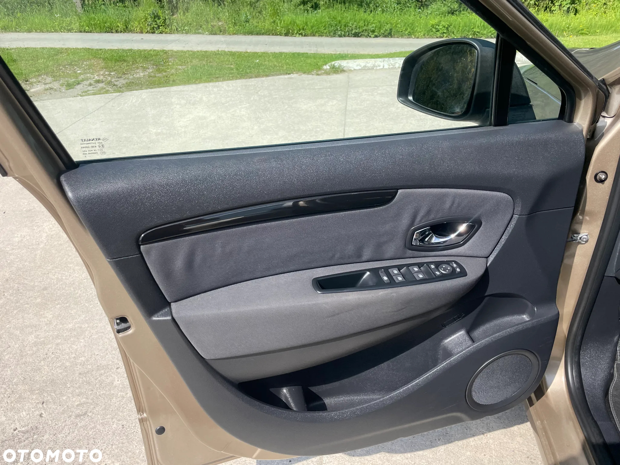 Renault Scenic ENERGY TCe 130 BOSE EDITION - 10