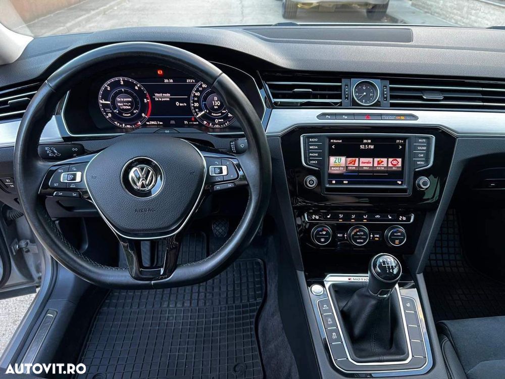 Volkswagen Passat - 27