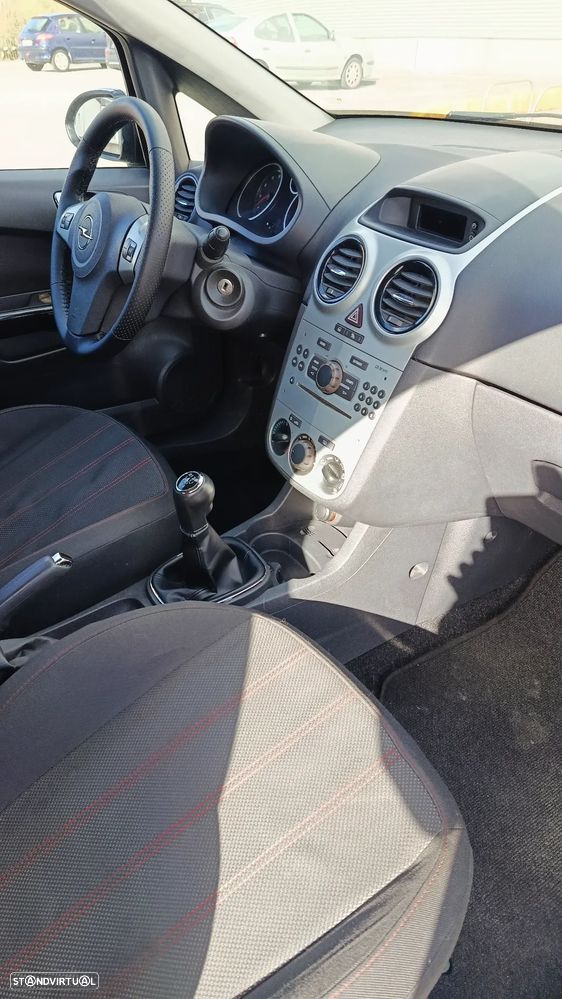 Opel Corsa 1.2 Color Race - 9