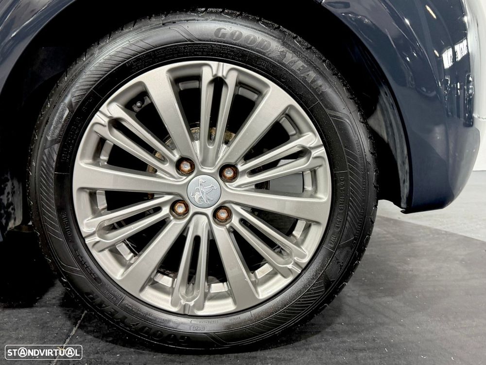 Peugeot 208 1.2 PureTech Style - 18