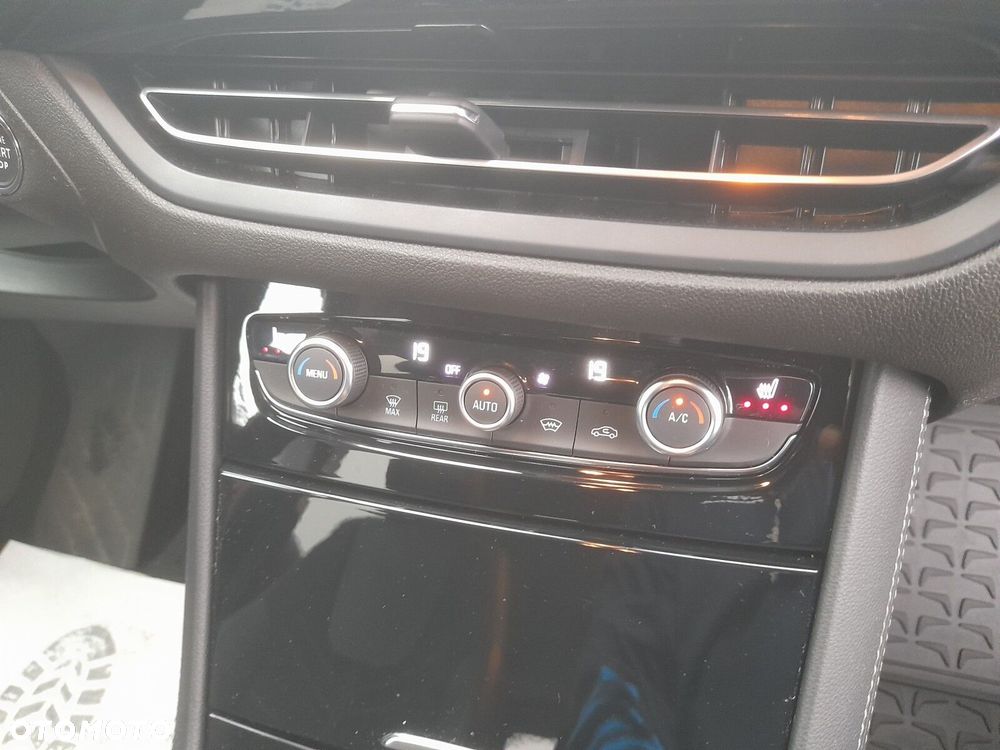 Opel Grandland 1.2 T GS S&S - 34