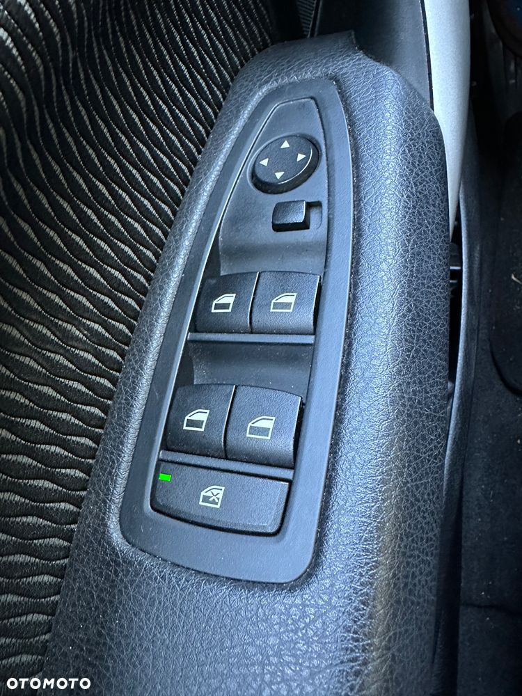 BMW Seria 1 118d - 9