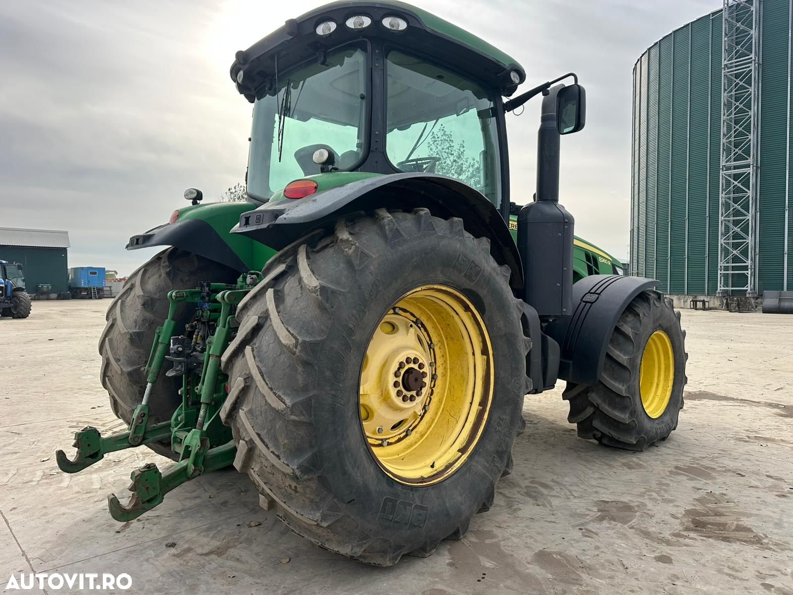 John Deere 8260R Tractor - 4